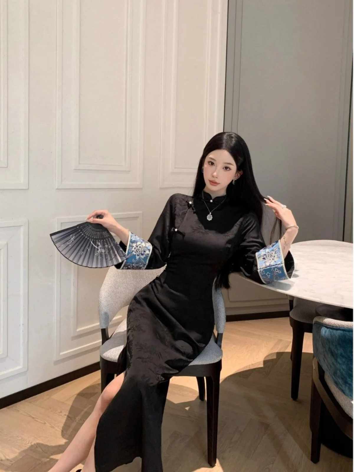 Ele Bla Embroidered…