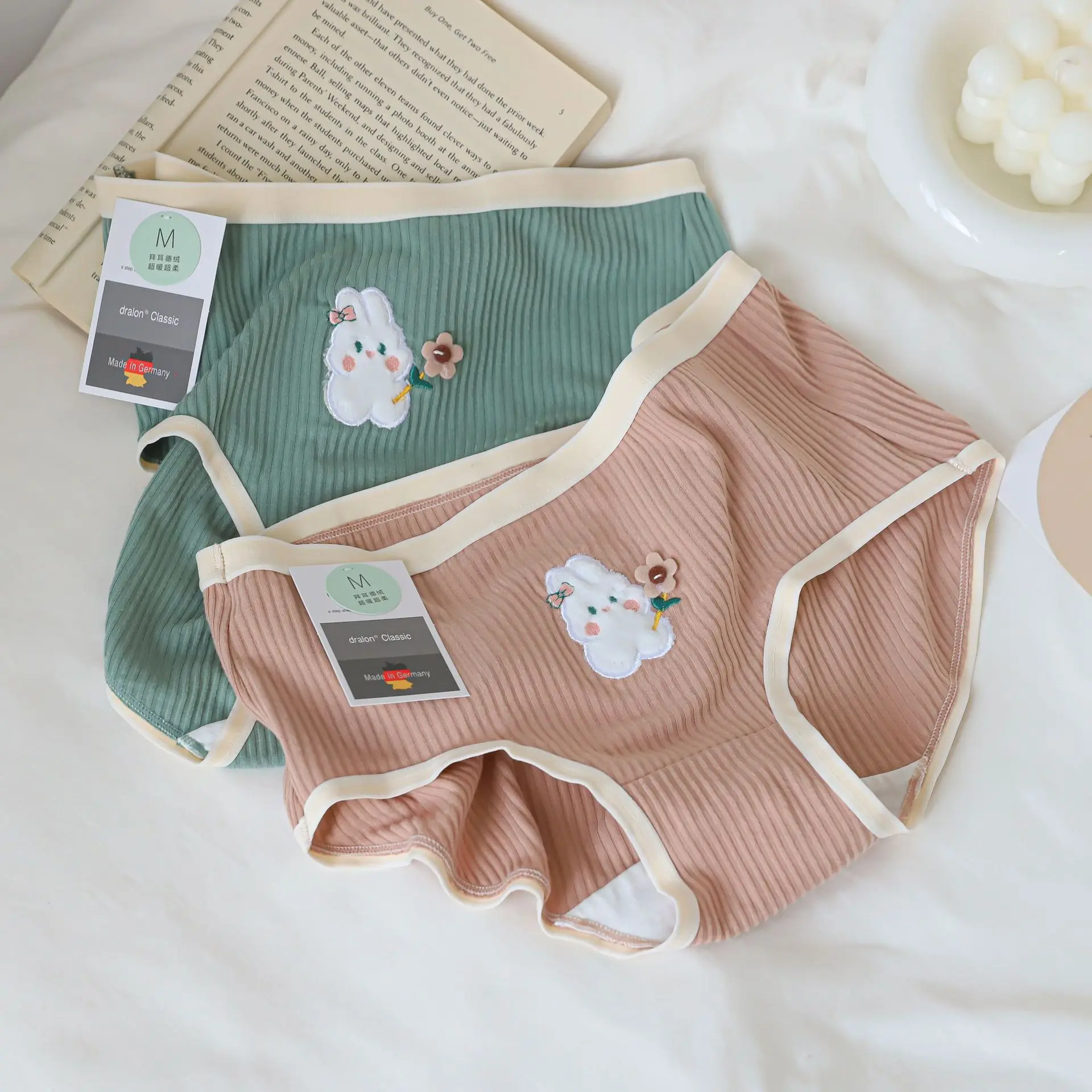 

Starry Sky Romance Autumn Winter Velvet Bunny Cute Binoculars Mid-Waist Brushed Women's Panties