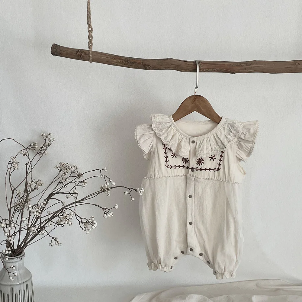 

2024 Summer Baby Girls Clothes Newborn Romper 0-2Y Embroidered Floral Lace Ruffled Collar Jumpsuit Toddler Outdoor Wear