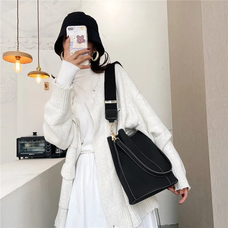 2023 New Trendy Korean Version Versatile Crossbody One Shoulder Frosted Large Capacity Fashionable Casual Broadband Bucket Bag