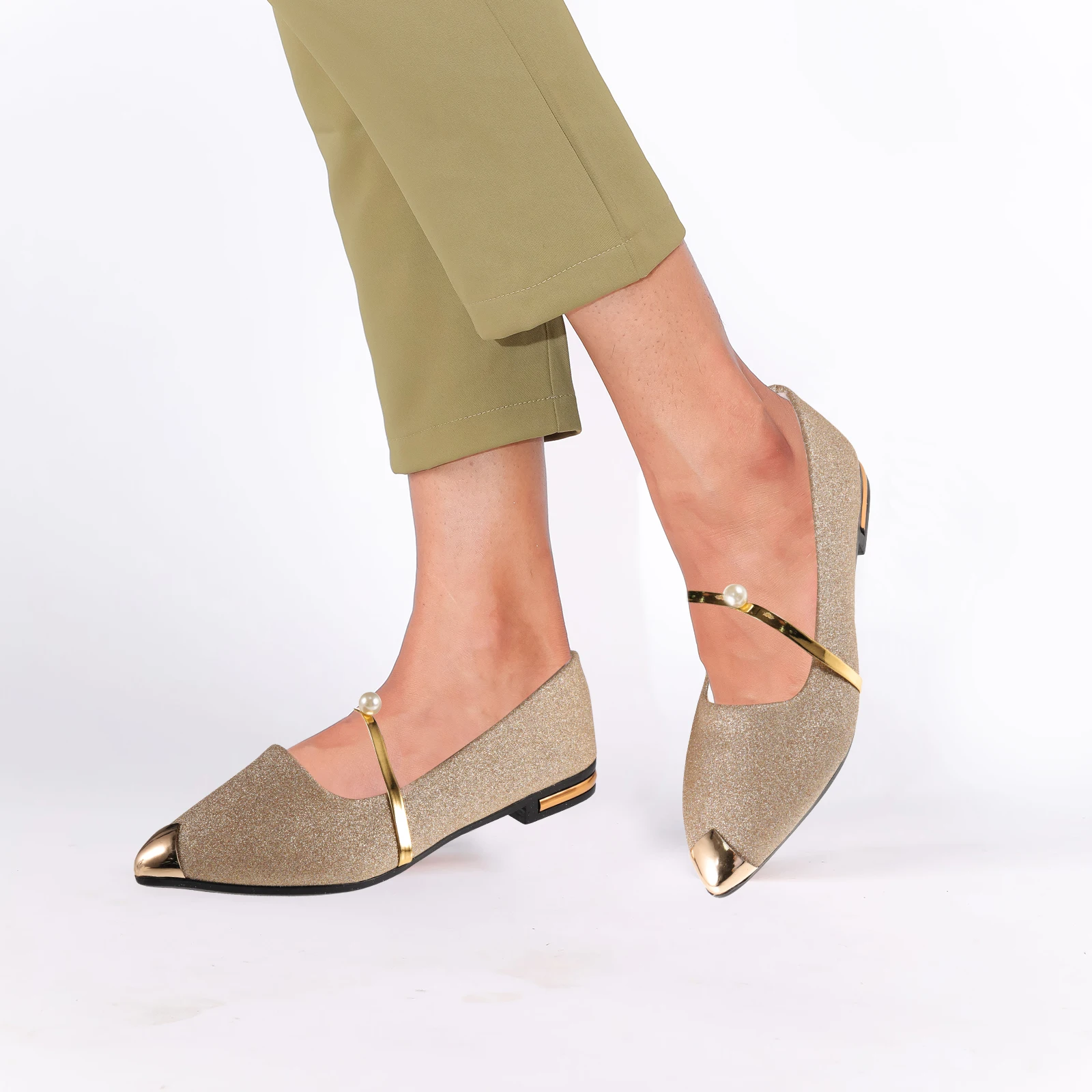 أحذية مسطحة بمضخات لؤلؤية للنساء، صنادل أنيقة للسيدات، ساعة حائط مسطحة مريحة للعروس