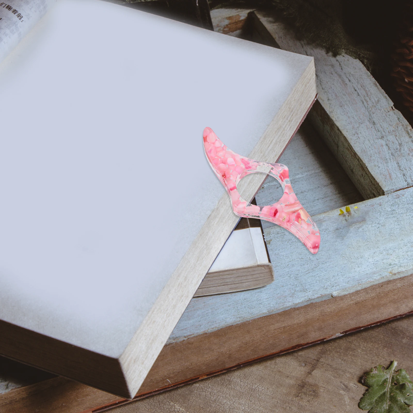 

Stone Book Reader Convenient Page Spreader Folder Thumb Holder Press Ring Accessories for Reading Lovers Plastic