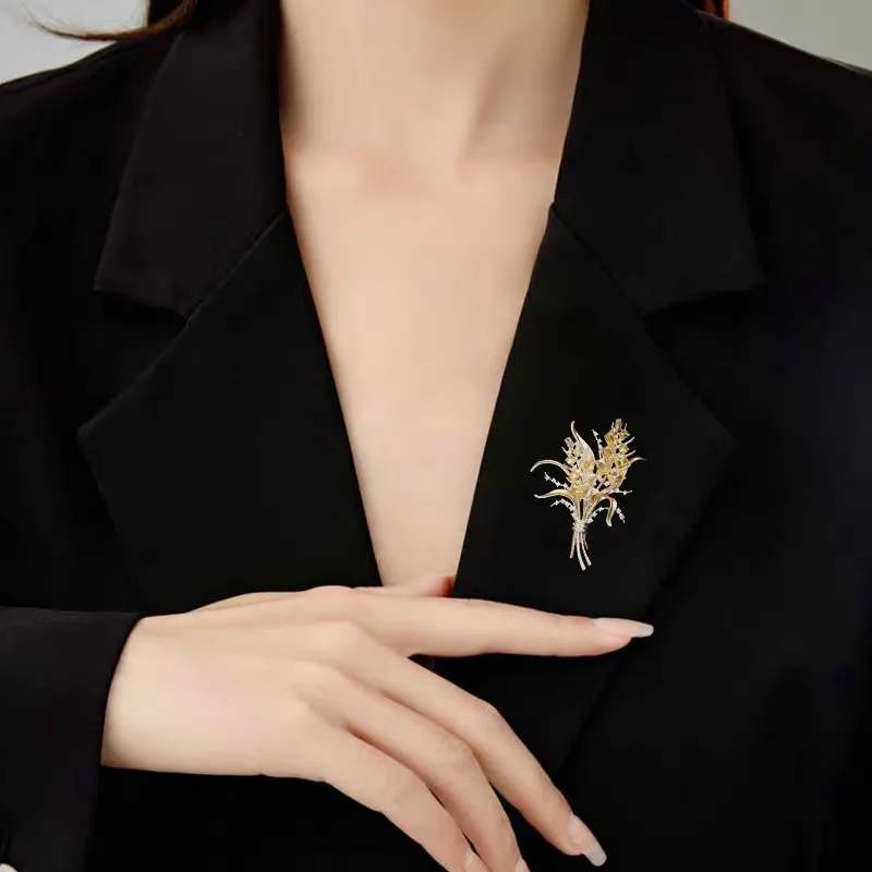 Shiny Luxury Gold Color Wheat Ear Rhinestone Brooches For Women Trendy Zircon Plant Chest Pins Jewelry Decoration Clothes Gift