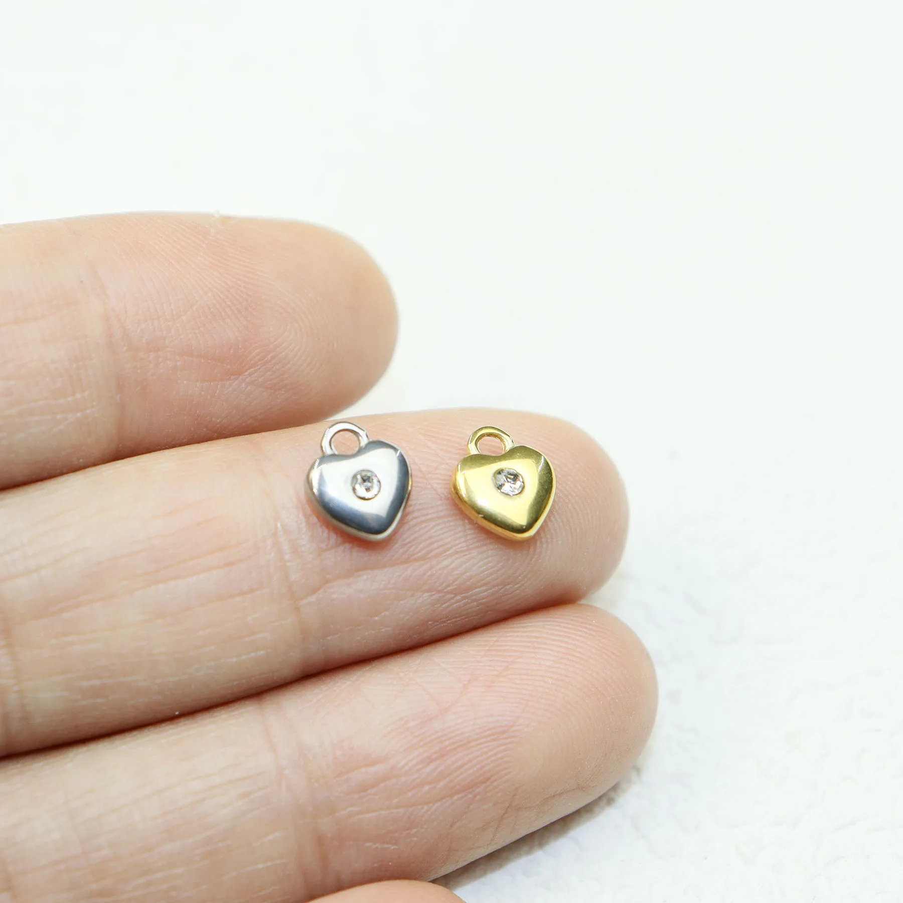 5pcs Wholesale Stainless Steel Heart Stone Women Finding Charms Pendant DIY Fashion Jewelry Necklace Vacuum Plate 2 Colors