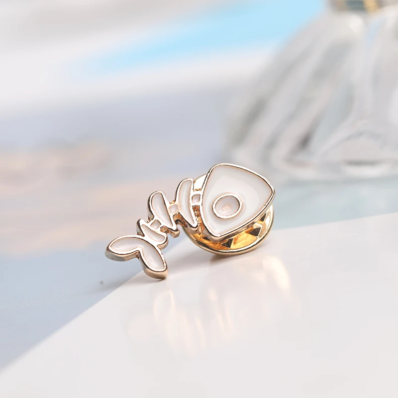 Animal Skeleton Brooches White Couple Cat Fish Bone Enamel Pins Clothes Collar Lapel Bag Hat Golden Metal Badges