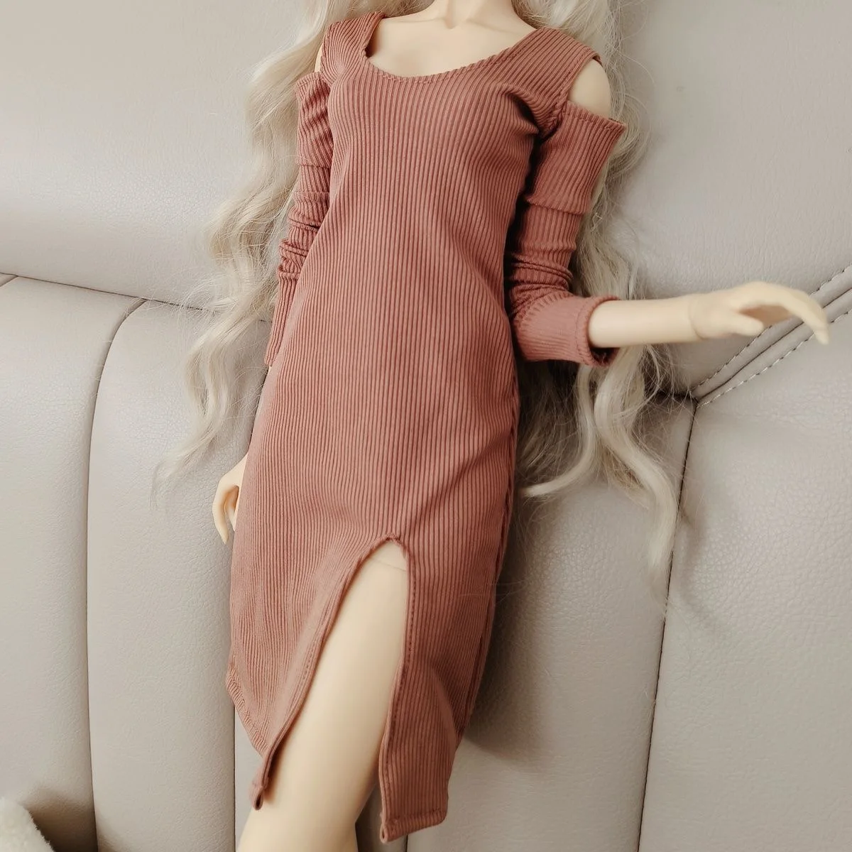 1/3 BJD Doll Clothes, Coffee Beige Long-Sleeved Off-The-Shoulder Knitted Skirt, Nice Dress Free Shipping