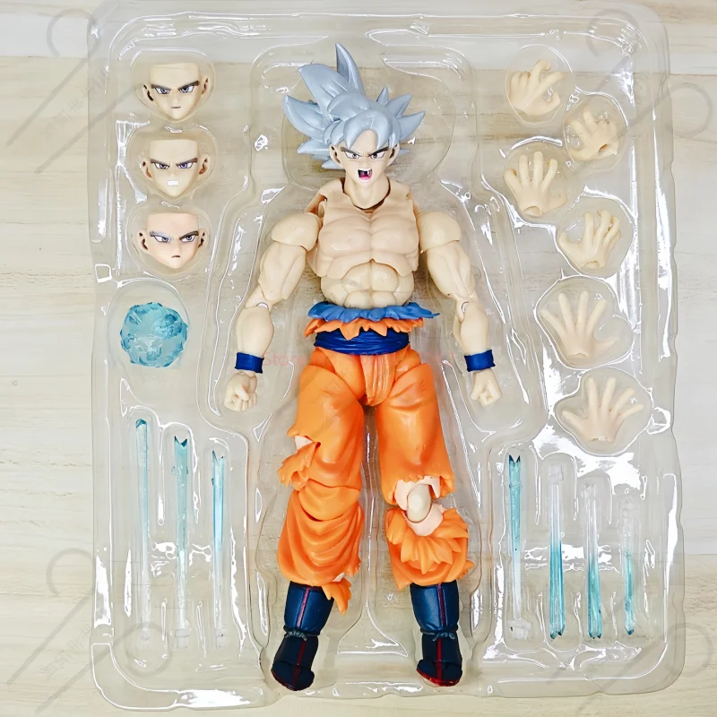 

Фигурка Сон Гоку из Dragon Ball Z - Супергерой с белыми волосами, подвижная, идеальный подарок на Новый год для коллекционеров