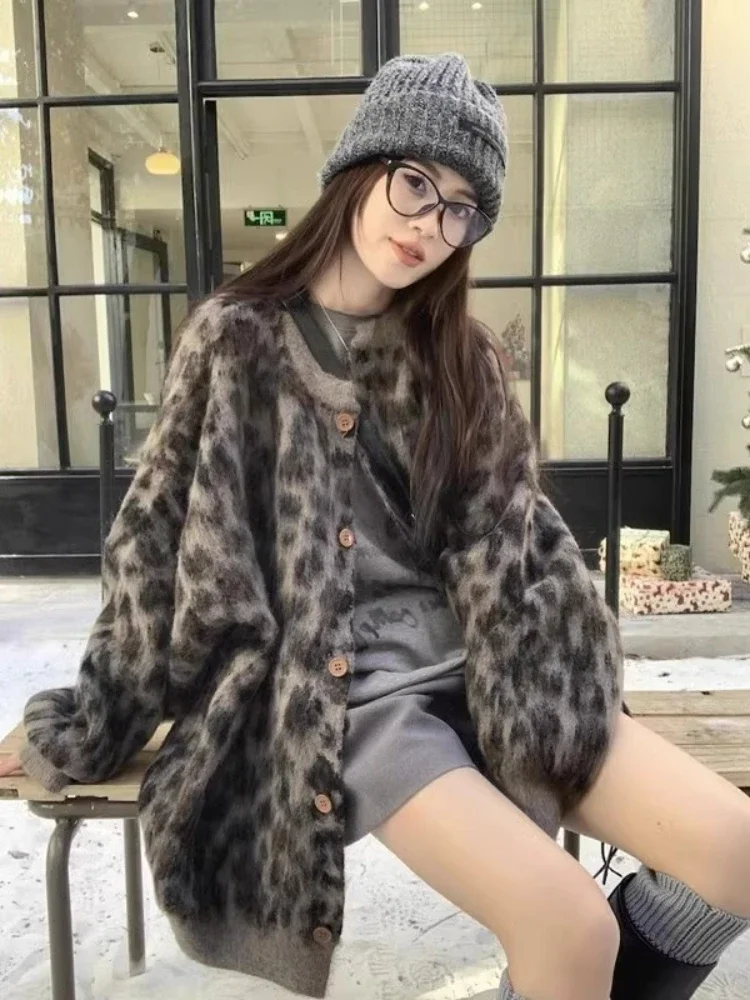 

Vintage Leopard Print Knitted Cardigan plus size Warm Sweater Coat Women's Autumn Winter Lazy Style Loose Mid-length Niche