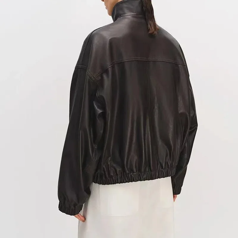 Chaqueta de cuero ligera a la moda para mujer, abrigo moderno de piel de oveja auténtica con cuello levantado, silueta corta, Tops de invierno