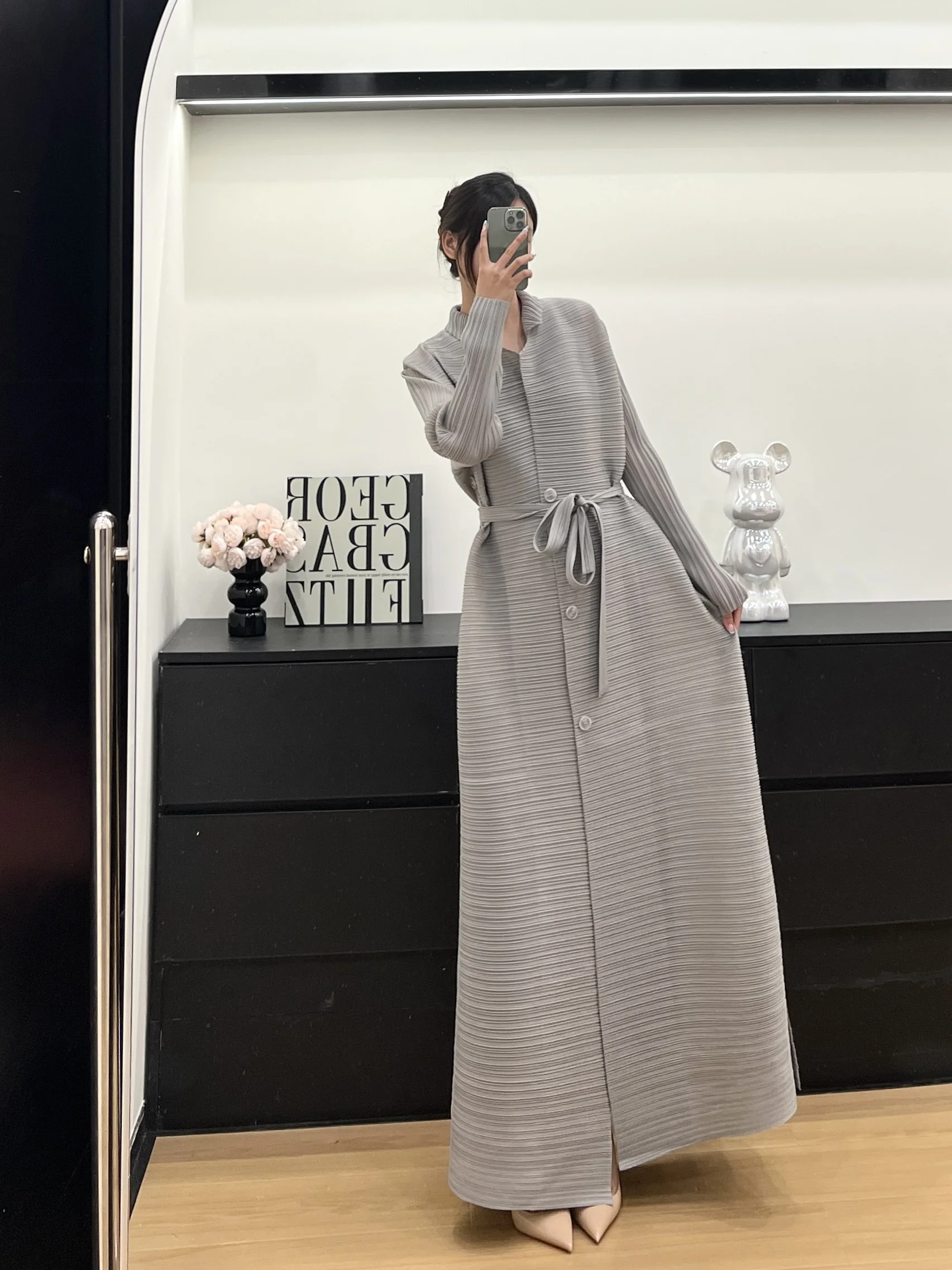 2025 패션 캐주얼 프리미엄 느낌 편안한 느슨한 옷 솔리드 컬러 카디건 긴 소매 Pleated Tie Women's Abaya Miyake