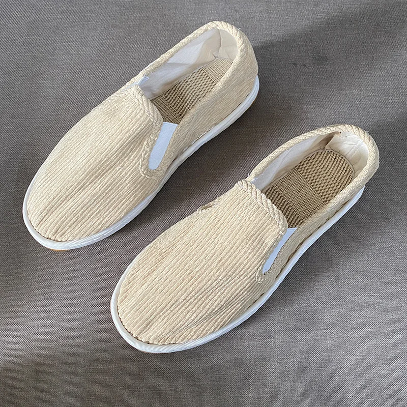 Novo verão sapatos de veludo homens deslizamento-em sapatos planos oco para fora confortável pai sapato homem mocassins casuais alpercatas básicas