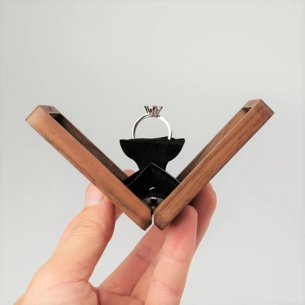 Fashionable Rotating Rectangle Wooden Ring Box Engagement Wedding Ring Jewelry Storage Box Vintage Style Display Stand