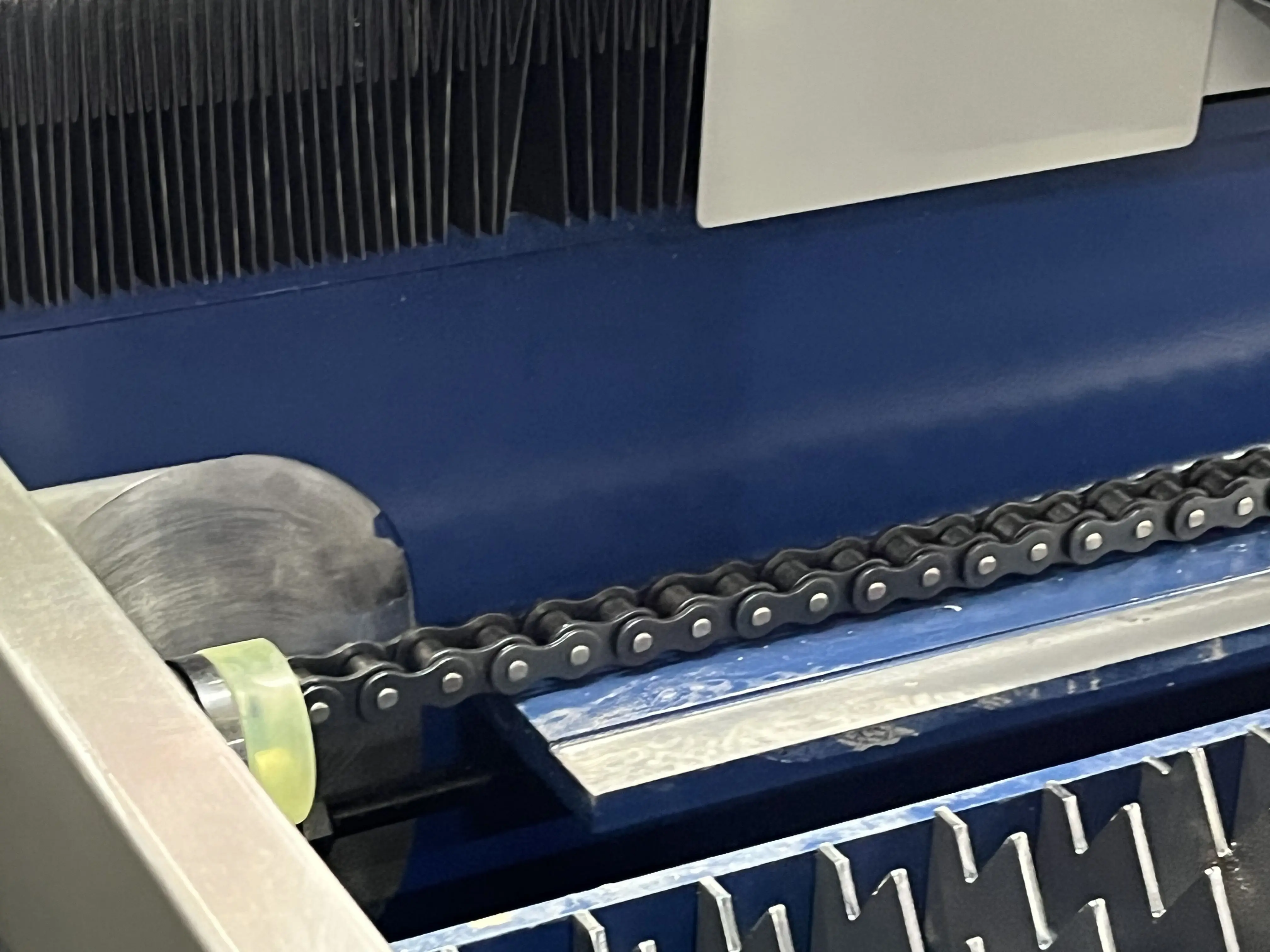 

Large Scale 3015 Fiber Laser Cutting Equipment With Automatic Beam Quality Adjustment For Different Material Thickness Process