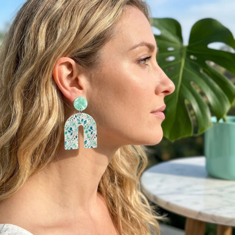 Simple Fashion Mint Green Leaf Print Acrylic U Arch Shape Lightweight Dangle Earrings for Women Coastal Vacation Travel Jewelry