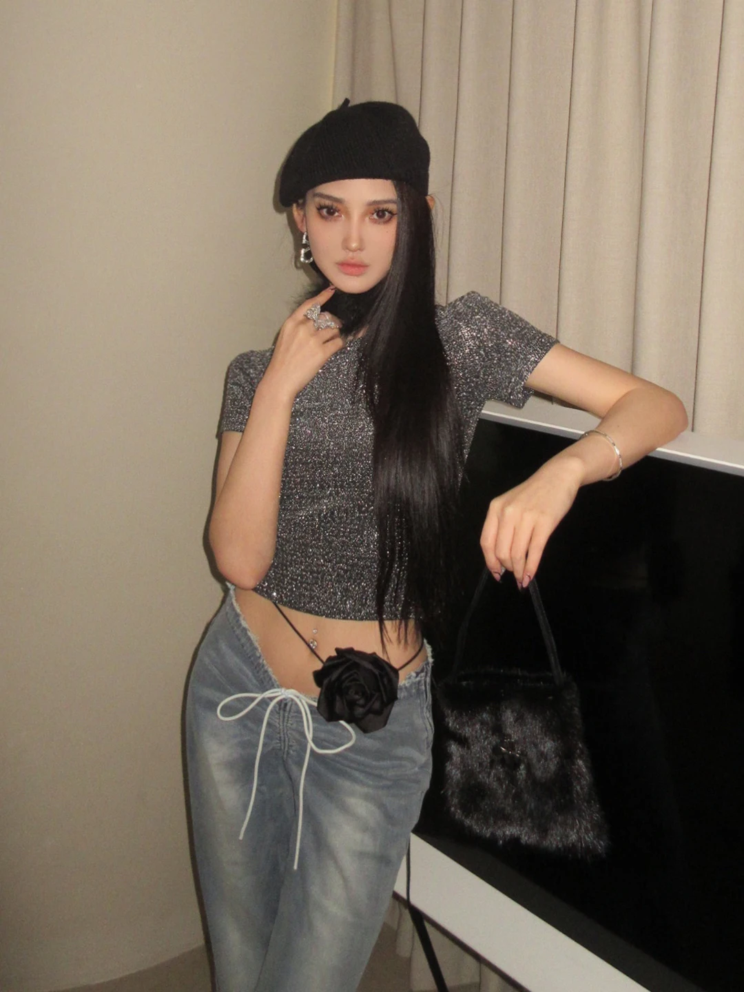 

ChiclyNana Unique round Ne ort Sve Women's T-irt Elastic Sparkling Drill Detail Polyester Blend Casual Top