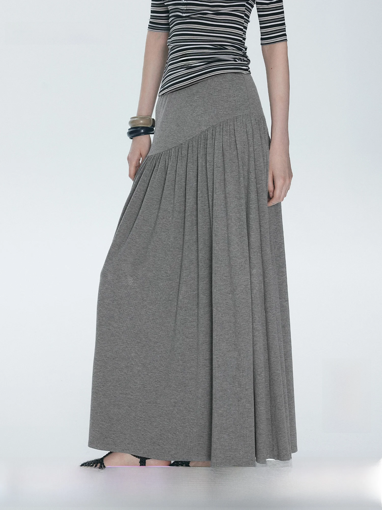 

Annachic Skin-friendly Drapey Asymmetrical Skirt Walking Skirt Large Hem Long Skirt Commute High Waist A-line Loose Fit
