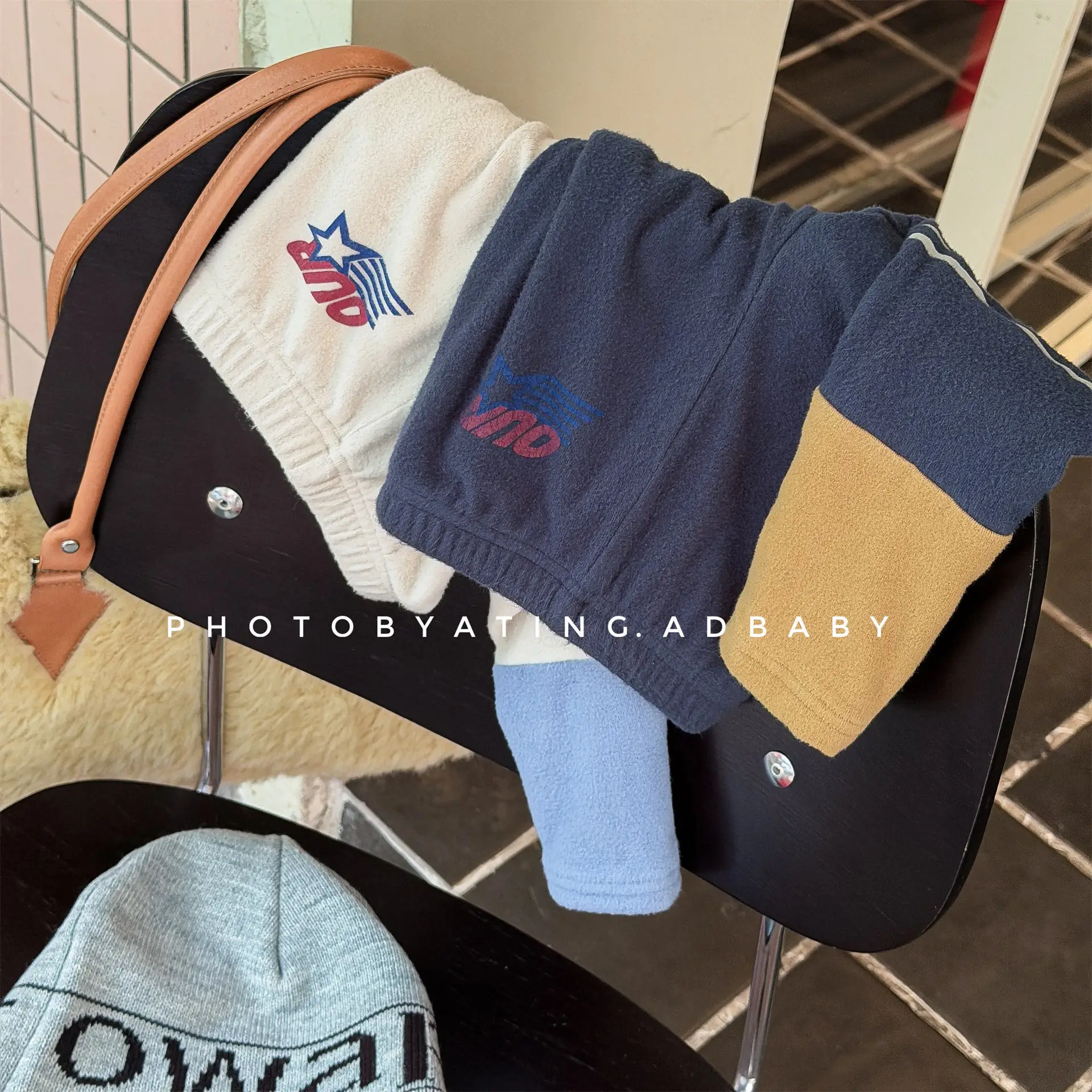 Leggings épais en velours pour filles, pantalons polaires avec lettres imprimées, chauds, vêtements pour enfants, nouvelle collection hiver 2025