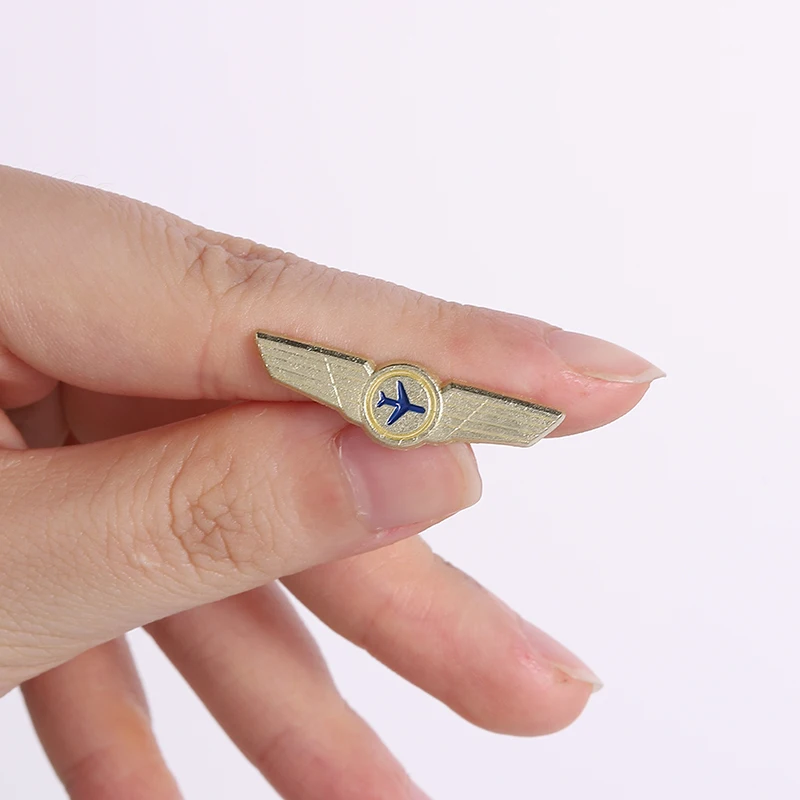 Pilot Wings Enamel Pin Metal Aviation Clssic Classic Badge With Airplane Emblem For Flight Crew Uniform Lapel Pin Souvenir Gift