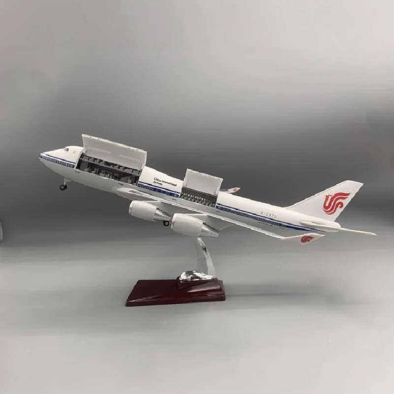 Air China Boeing 747 1:160 Scale Model with LED Lights & Rolling Landing Gear - Detailed Static Display Collectible