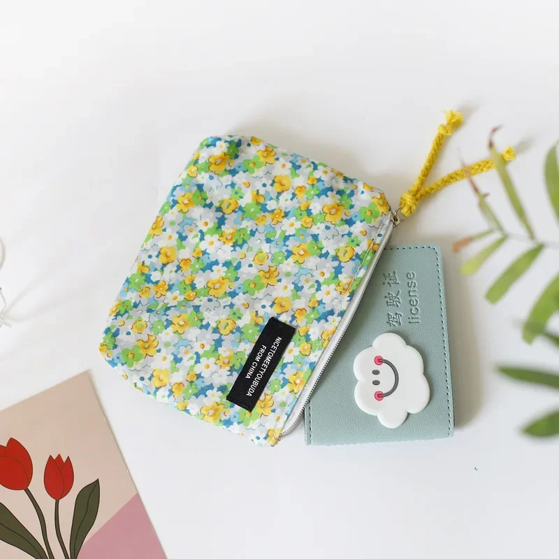 Small Square Cute Cosmetic Bag Korean Style Floral Mini Makeup Bag Women Simple Change Purse Cotton Fabric Neceser Mujer Travel