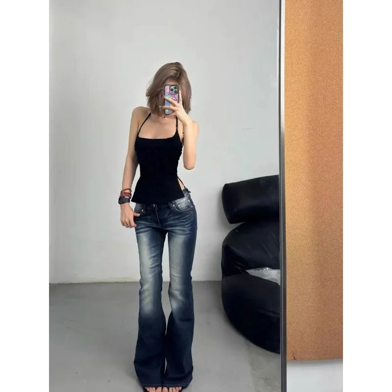 

Расклешенные джинсы с низкой талией. Женские облегающие джинсовые брюки. Корейские длинные брюки Faion 2024. Новый ретро облегающий и утягивающий дизайн.