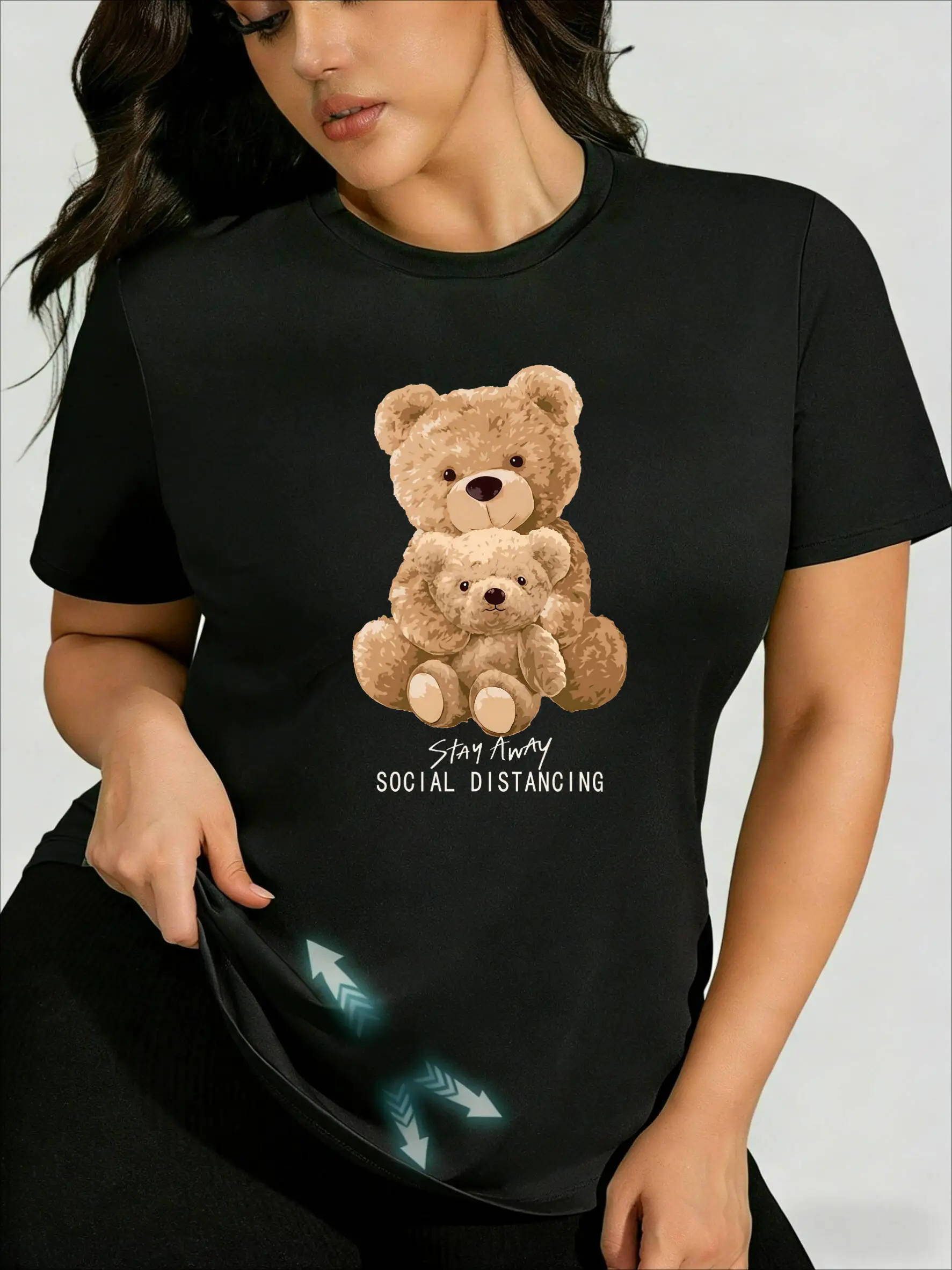 

Sweet Cool Fun Hugging Teddy Bear Plus Size T-Shirt, Y2K Cute Rebellious Print Short Sleeve