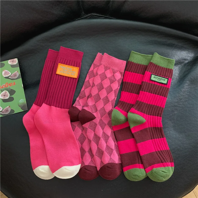 

3Pcs Cloth Label Striped Color Matching Rhombus Women's Medium Tube Socks Ins Tide Double Needle Rose Red Stacking Socks