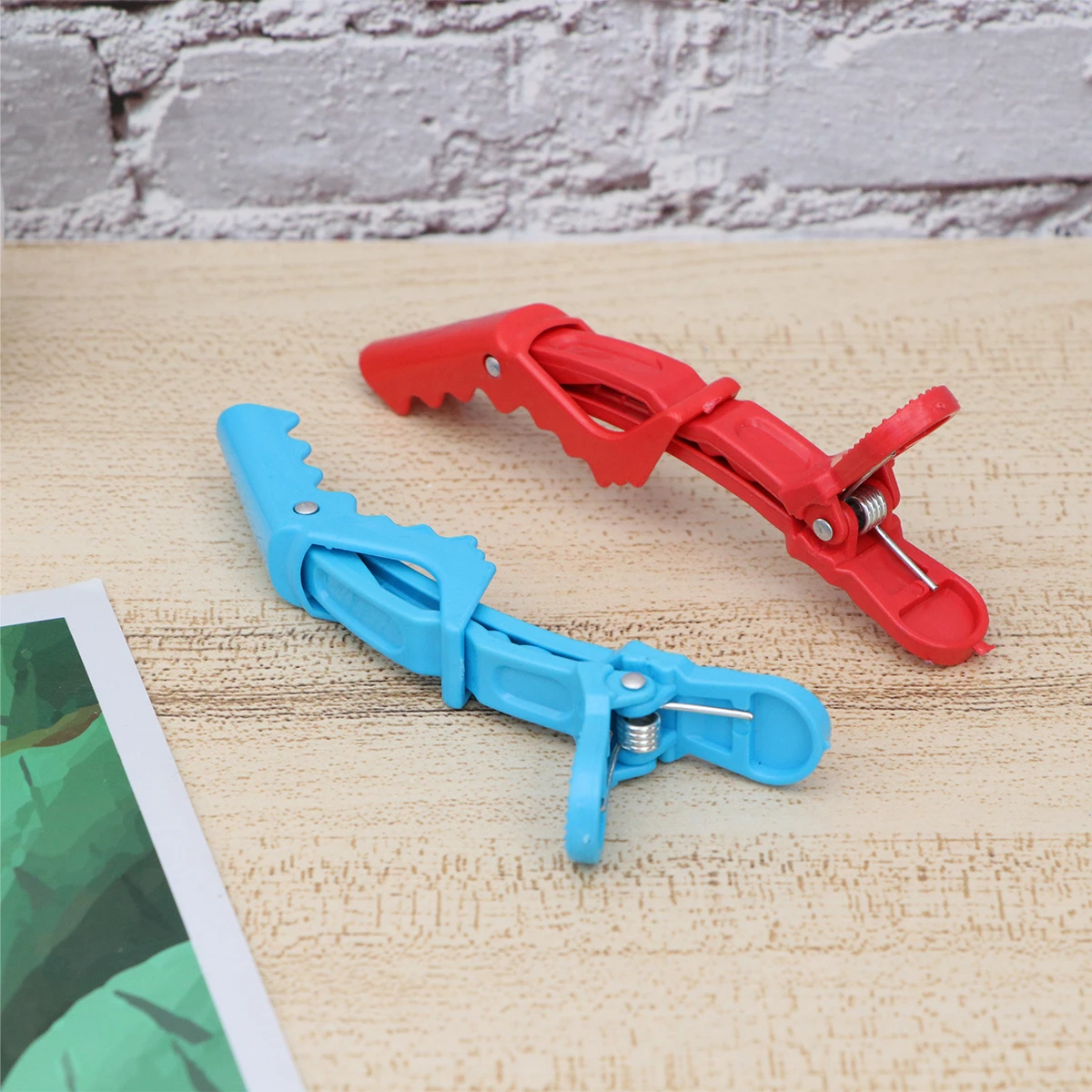 

10pcs Dinosaur Plastic Sectioning For Salon Home Use Strong Hold No Damage Salon Hair Clips Sectioning Hair Clips