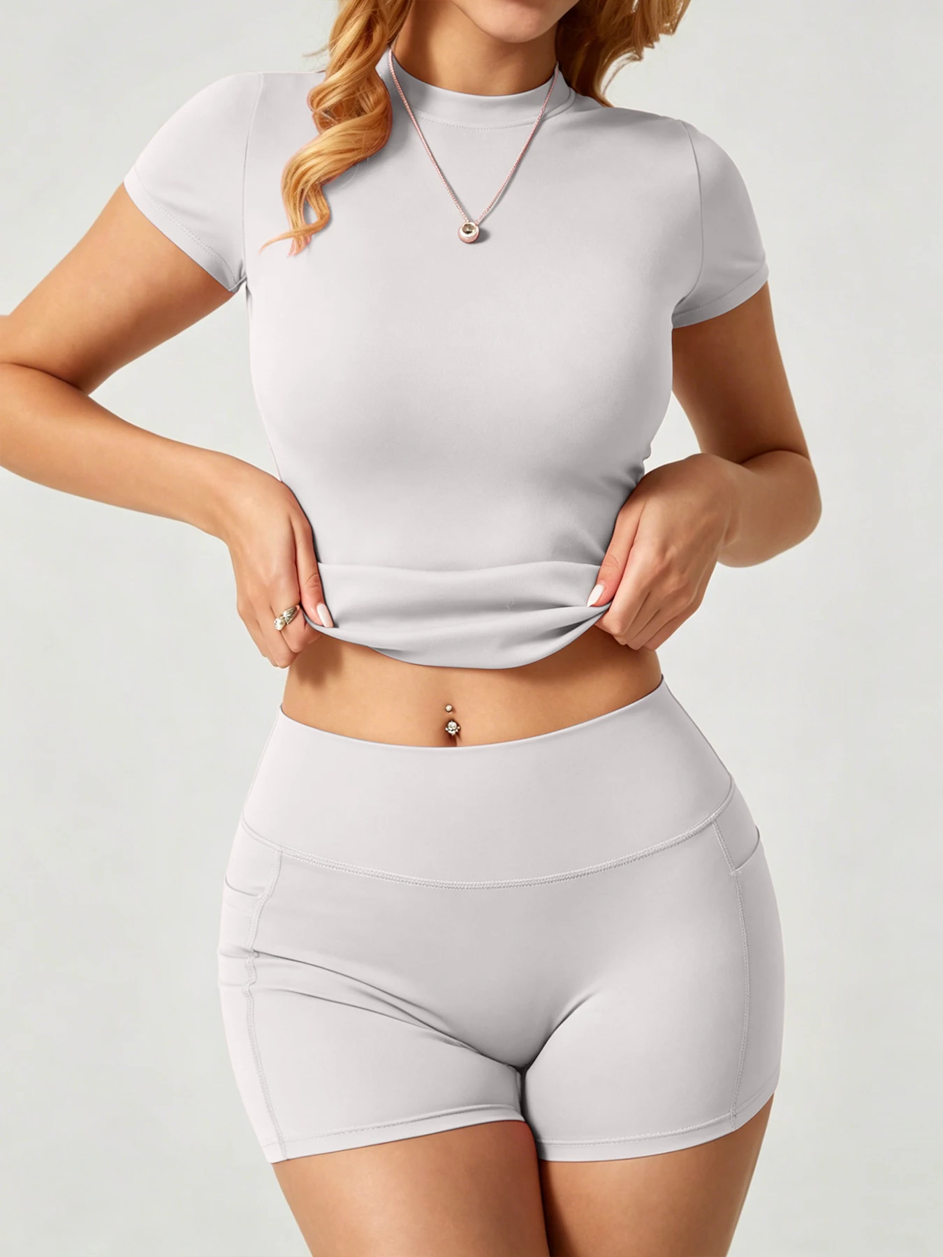 Lässiges Damen 2-teiliges Set: Nahtloses Kurzarm-T-Shirt und Biker-Shorts, Weiche Atmungsaktive Loungewear, Trainingsanzug mit Taschen – Detail 11