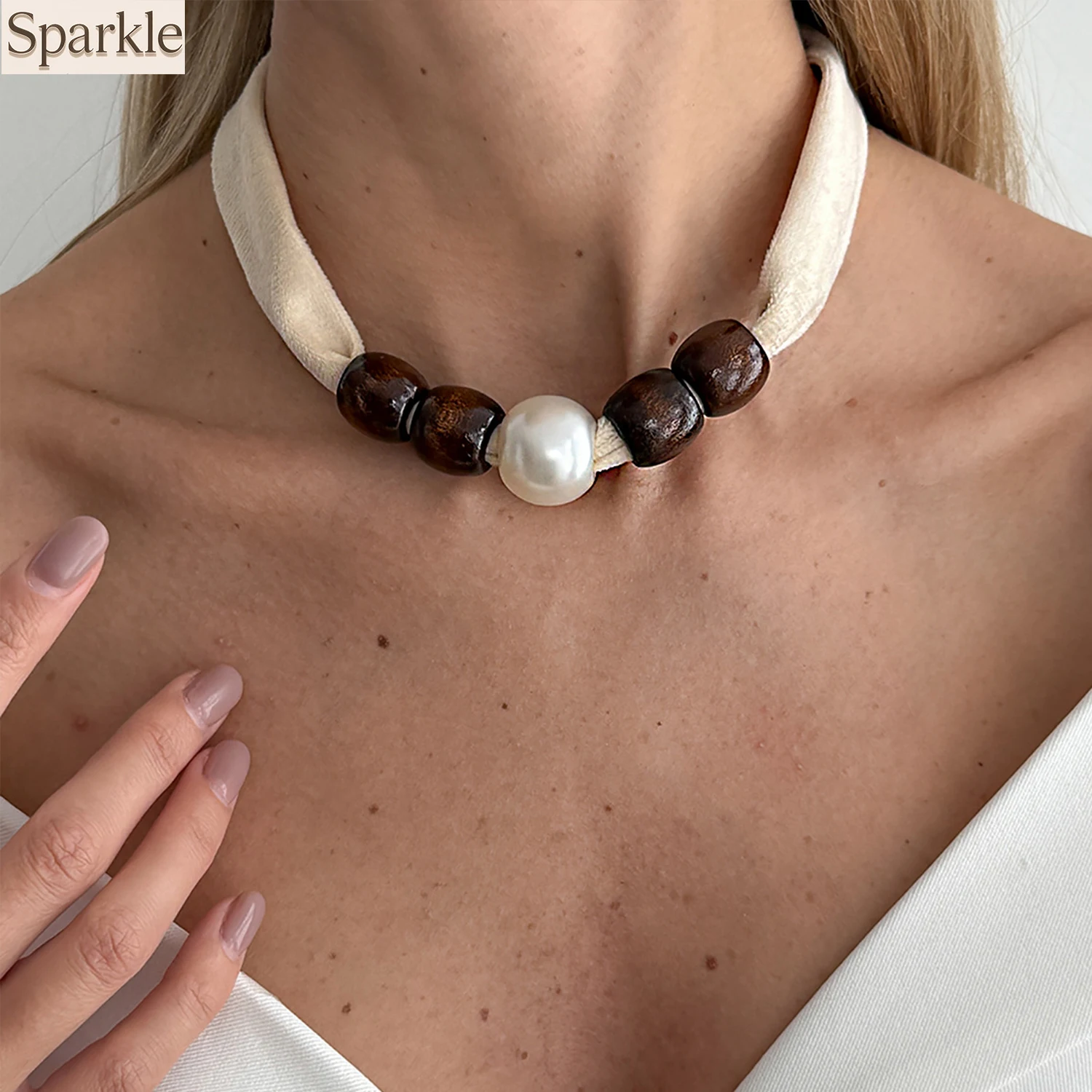 

Vintage Imitation Pearl Wood Beaded Short Choker Necklace for Women Elegant Velvet Rope Chain New Year Jewelry Gift