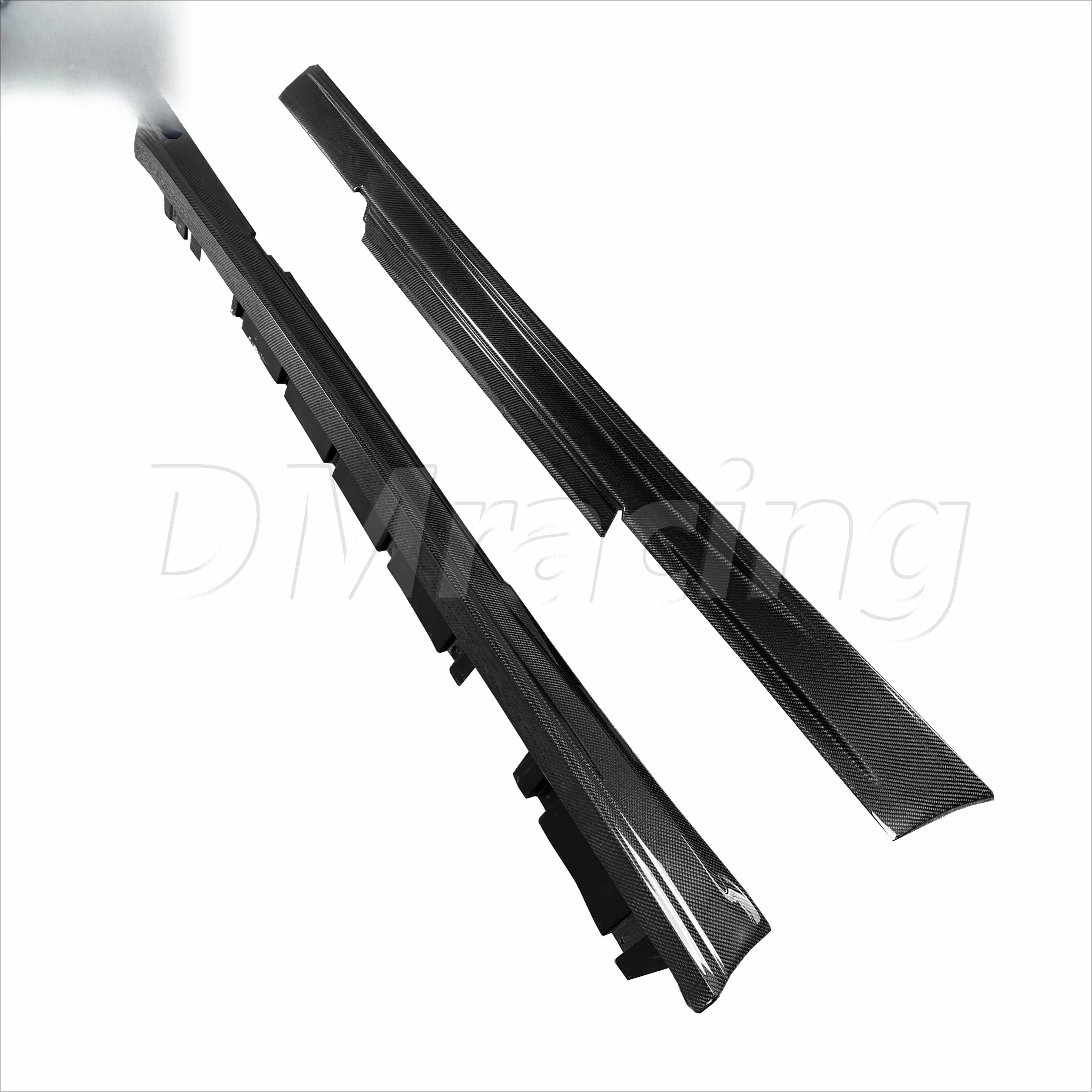 

Для Nissan GTR R35 2024: Боковые пороги из карбона в стиле Nismo