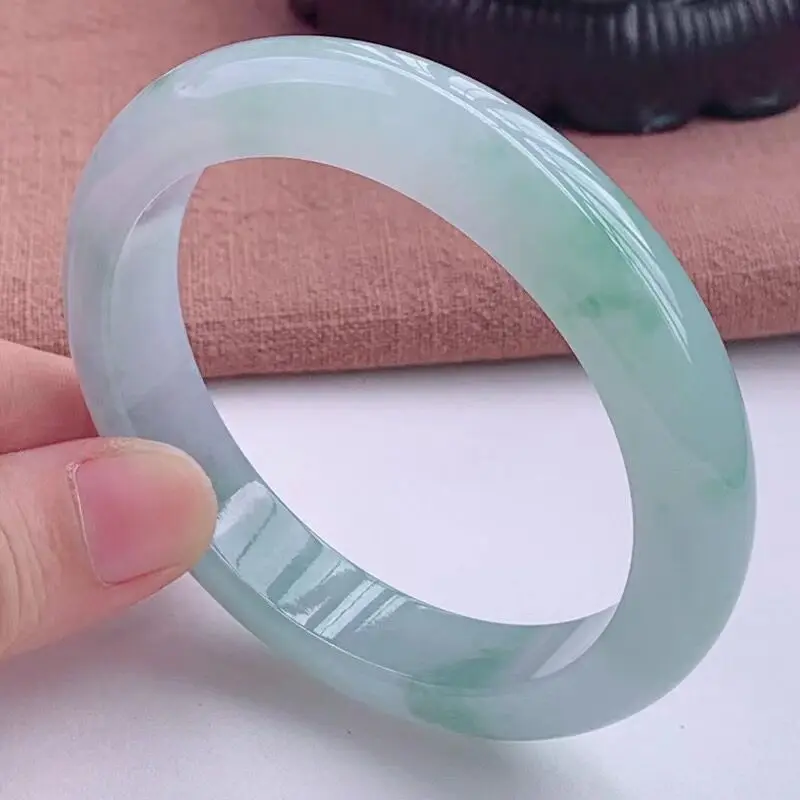 Myanmar , single-color - light oil jadeite bracelet, young girl's bright green ice-waxy type view 3