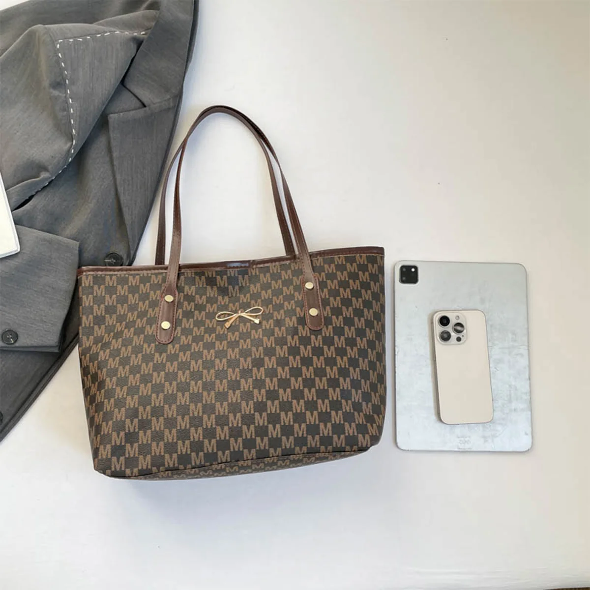 For Office Commute Bag Fashion Business Tote Bag M Letter Print Gold Bow Logo Solid Color PU Large Capacity Zipper image 3