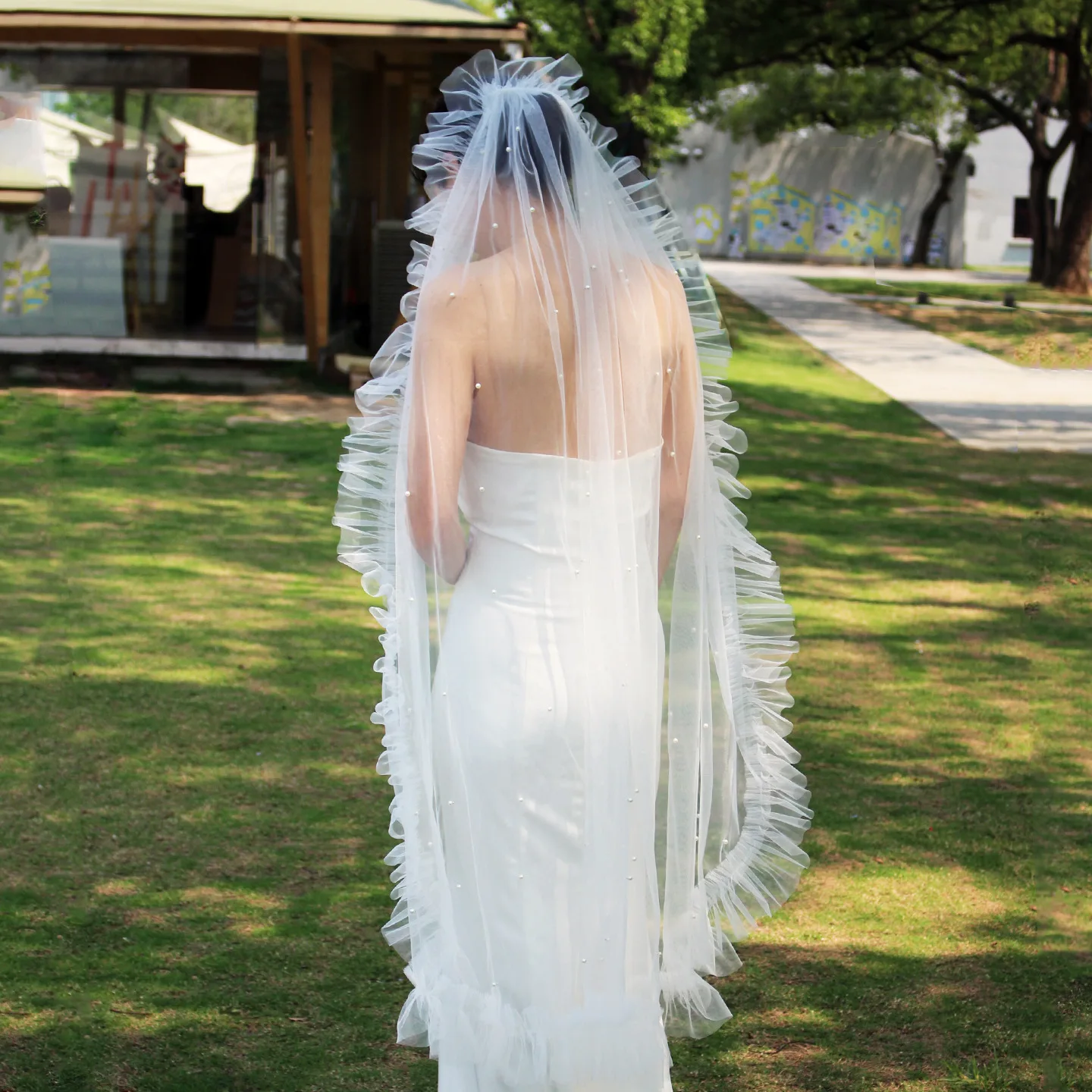 

V509 New European and American Style Pearl Veil with White Hair Comb, Single-Layer Ruffled Edge, Bridal Wedding Dress Accessories for Outdoor Use, Wholesale