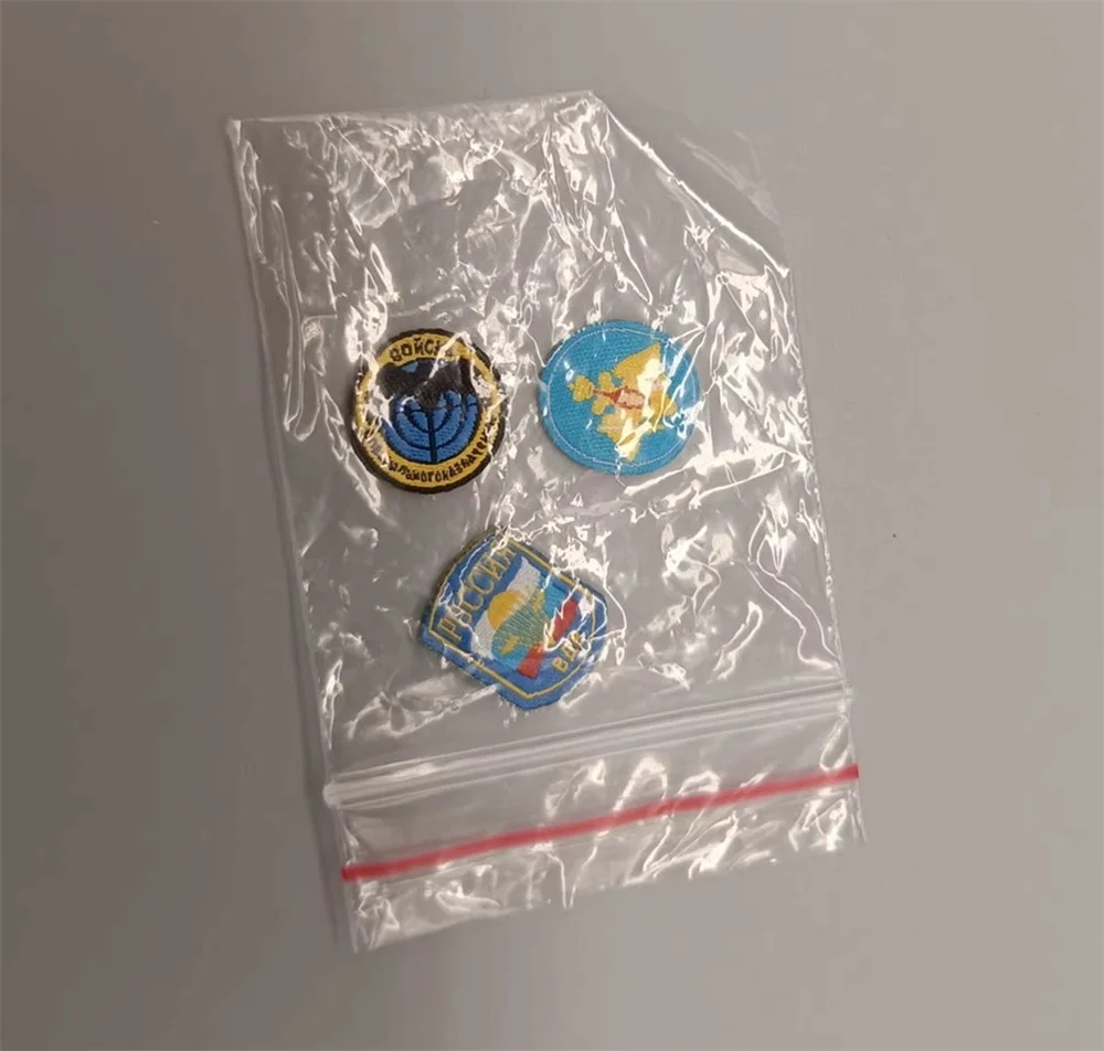 DAMTOYS DAM 78025 ชุดทหารรัสเซีย ตุ๊กตาแอ็คชั่นฟิกเกอร์ พร้อมเครื่องแต่งกาย เสื้อคลุม ชุดยูนิฟอร์ม เหรียญ และอุปกรณ์เสริม สำหรับตุ๊กตาขนาด 12 นิ้ว ของสะสม