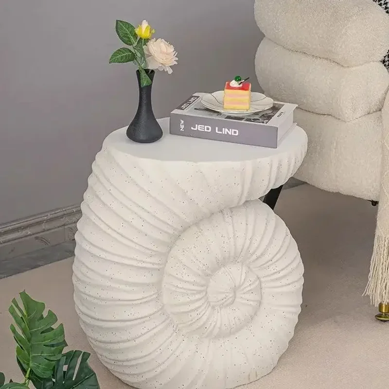 Nordic Designer Creative Conch Coffee Table Luxury Side Table Bedside Tables Living Room Furniture Tables Bedroom Furniture
