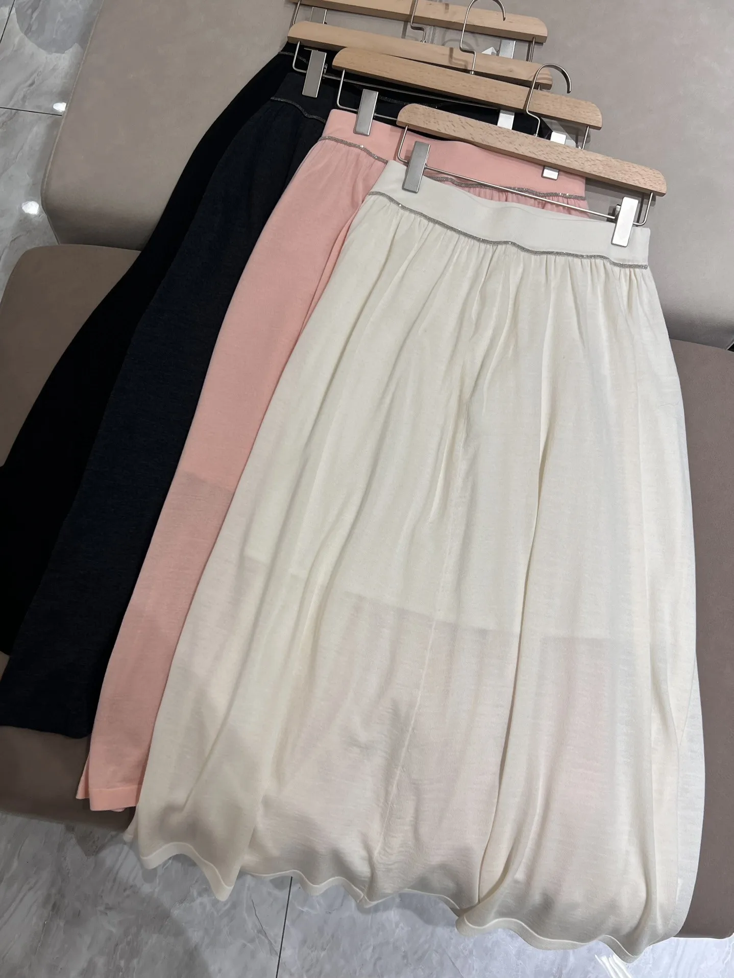 

Spring and Autumn High Quality Women Woolen Half Skirt Versatile Over Knee Slim Casual Office Mid Length Skirt