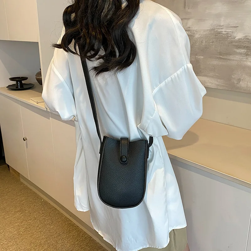 2025 جديد المرأة حقيبة هاتف صغيرة متعددة الوظائف بولي Leather الجلود حقيبة كتف عصرية مشبك حقيبة حقيبة رياضية تشغيل حقيبة كروسبودي #6