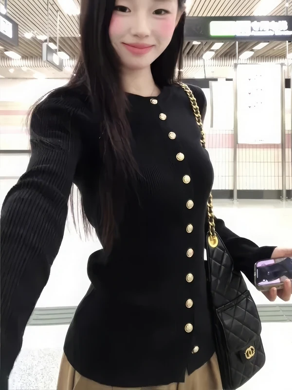 

Женская черная футболка больших размеров с длинным рукавом и пуговицами, модный дизайн, осенний топ, повседневный стиль, стандартный крой