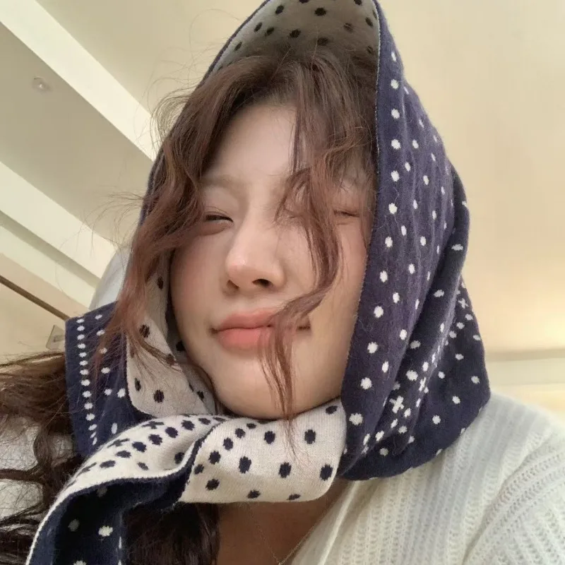 

Корейский женский треугольный платок серии в горошек, стильный шерстяной шарф, универсальный трендовый двусторонний женский шарф на шею