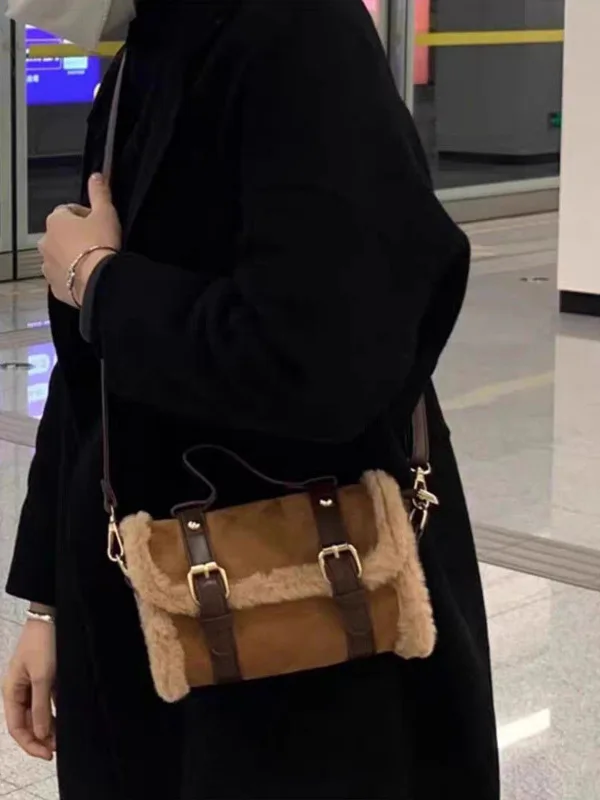 

Сумка-подушка Cambridge из овечьей шерсти, на плечо/через плечо, большая вместимость, мягкая плюшевая женская сумка, повседневная, шикарная, с магнитной застежкой