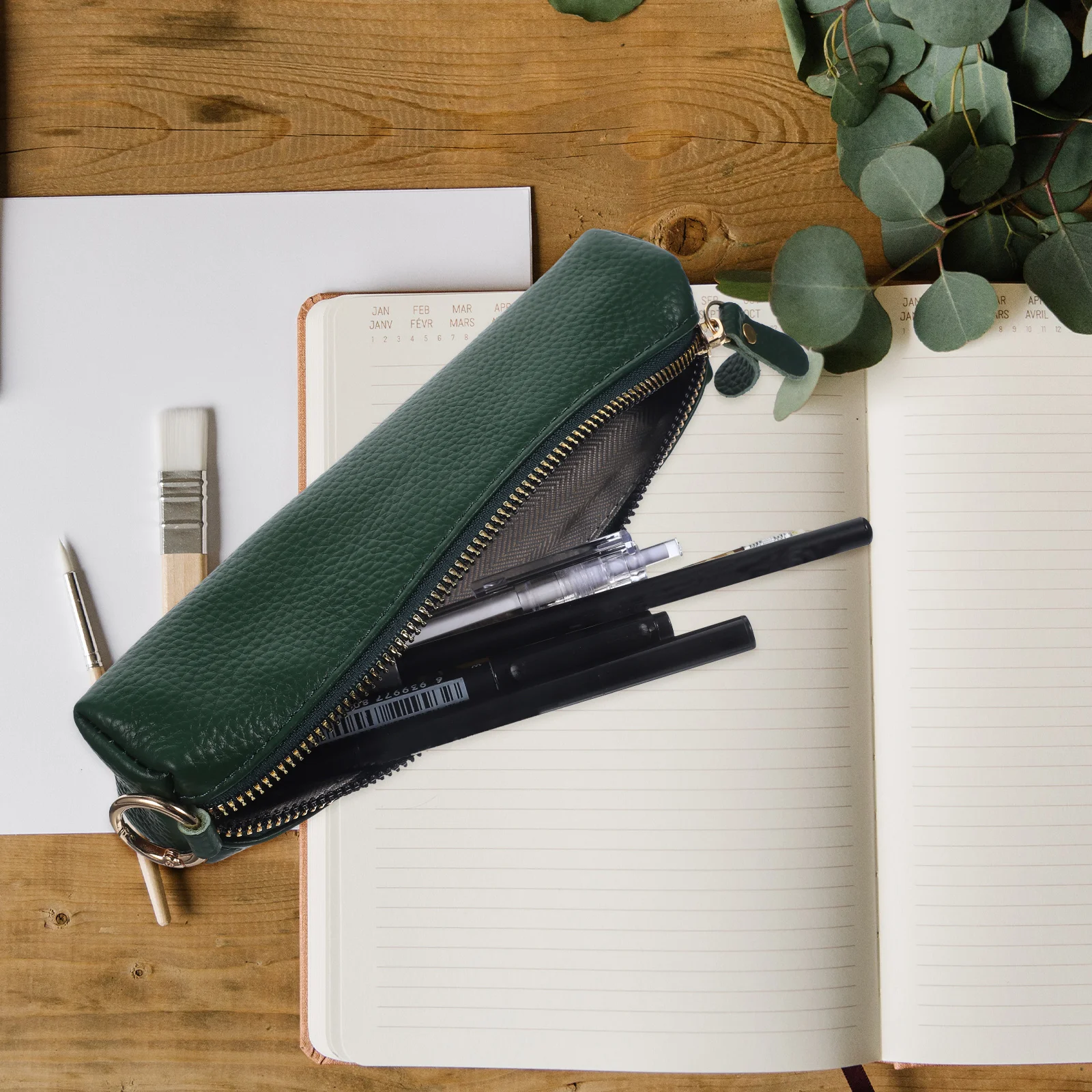 

Creative Pen Case Holder Green Pen Bag Useful Stationery for Writing Needs Easy to Use and Carry Pens Pouch