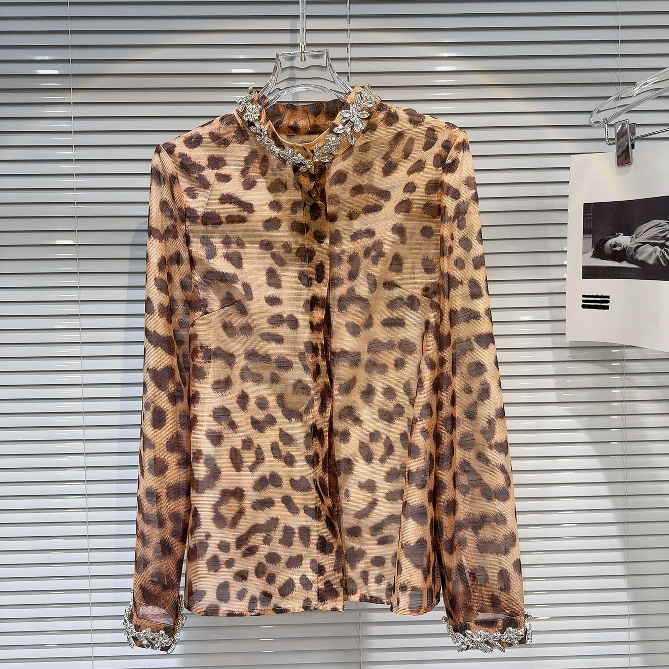 

Trendy Heavy Du Rhinestone Collar Leopard Print Chiffon irt Women's Straight Cut Long Sve Collar Button up Faion