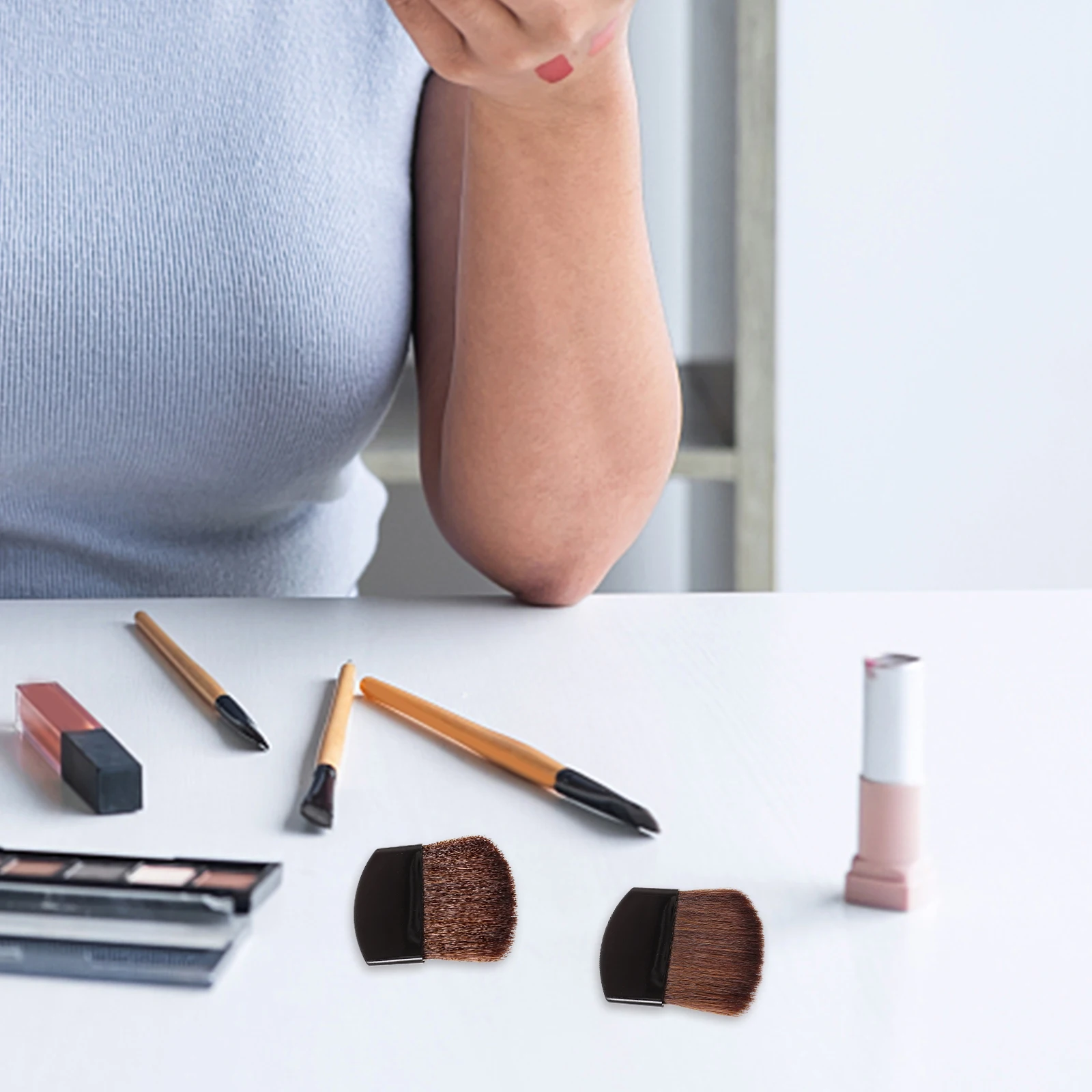 4Pcs Brush Set Light Weight Skin Friendly Blush Powder Face Makeup Tools for Women Easy Grip Portable Design