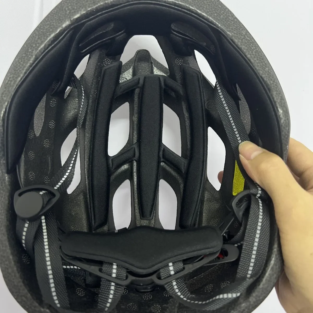 MET Bicycle Road Cycling Helmet Breathable Crash Protection Headgear Unisex Adjustable Size Ventilated Design For Riders