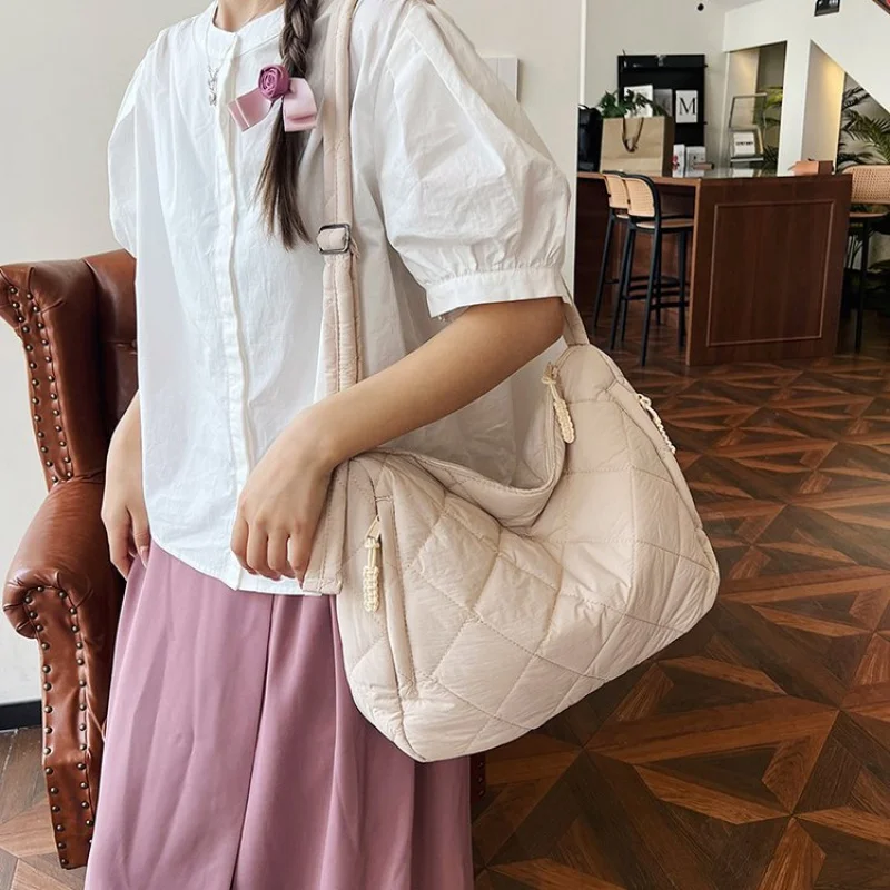 

Шикарная атласная сумка 2025 года, новая женская роскошная брендовая кожаная сумка через плечо, известный дизайнер, простая популярная классика ​