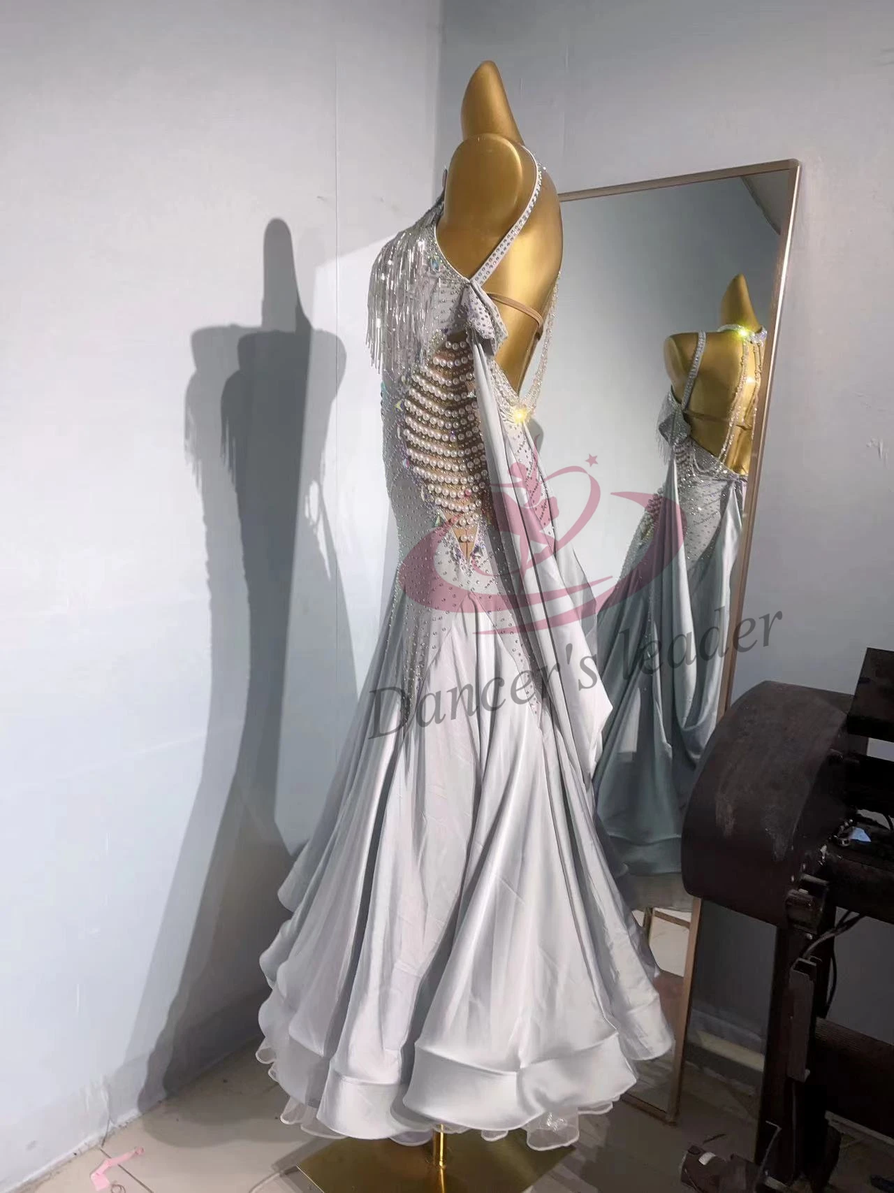 Ballsaal Kleid High-End maßge schneiderte mehr schicht ige große Saum mit Diamant Cha Cha Tango Walzer weibliche Bühne profession elle Kleidung