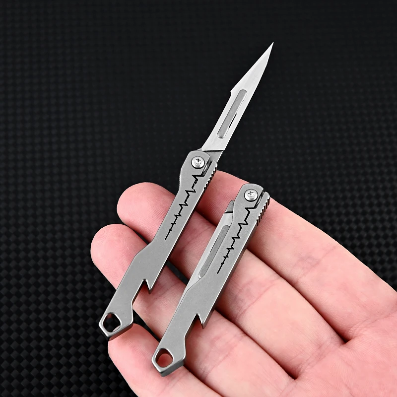 Imagem -02 - Mini Titanium Alloy Abridor de Garrafas Faca Dobrável Faca Portátil Bisturi Sobrevivência ao ar Livre Camping Ferramenta Edc 10 Blade G10 Handle