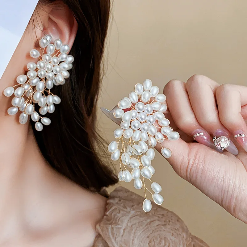 UILZ Temperament Imitation Pearl Flower Earrings Bridal Sweet Handmade Beading Earring Wedding Forest Style Dress Accessories