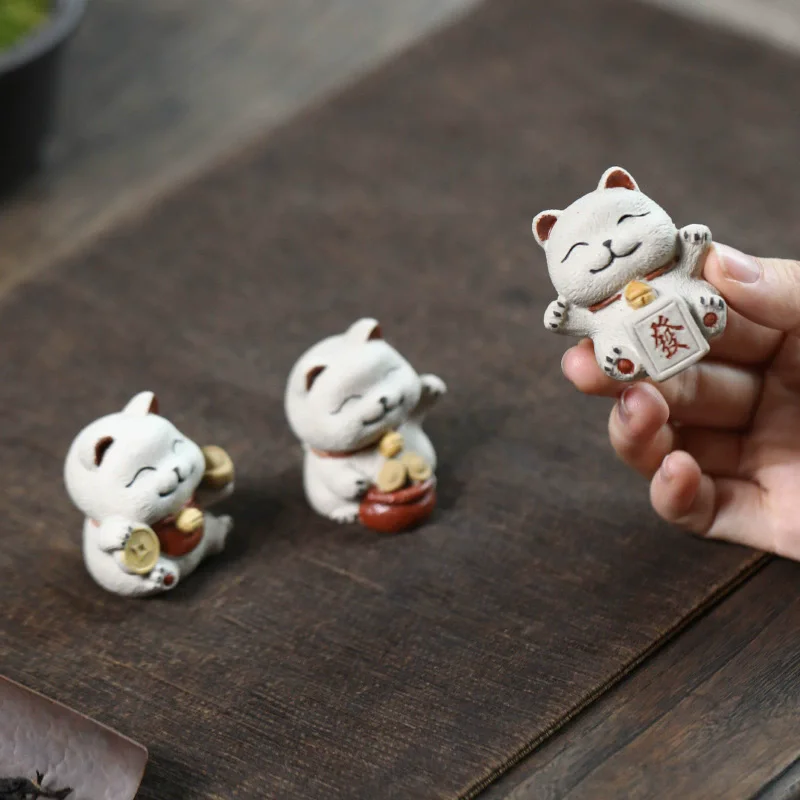 Maneki Neko Lucky Cat Tea Pet, Yixing Zisha Clay Raiseable Figurine for Good Fortune & Wealth, Creative Tea Ceremony Desktop Orn